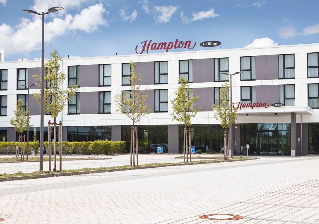מלון הלברגמוס Hampton By Hilton Munich Airport South מראה חיצוני תמונה